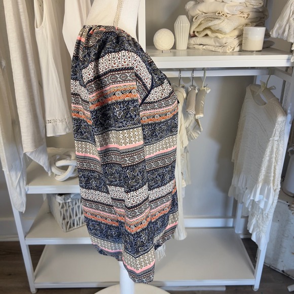 Tanzara sz. small boho paisley graphic print top, keyhole neck embroidered #2263 - Picture 3 of 9